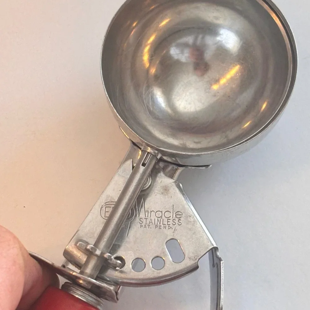 Miracle Stainless Ice Cream Scoop Red Handle‎ Vintage Kitchen Tool Pat Pend